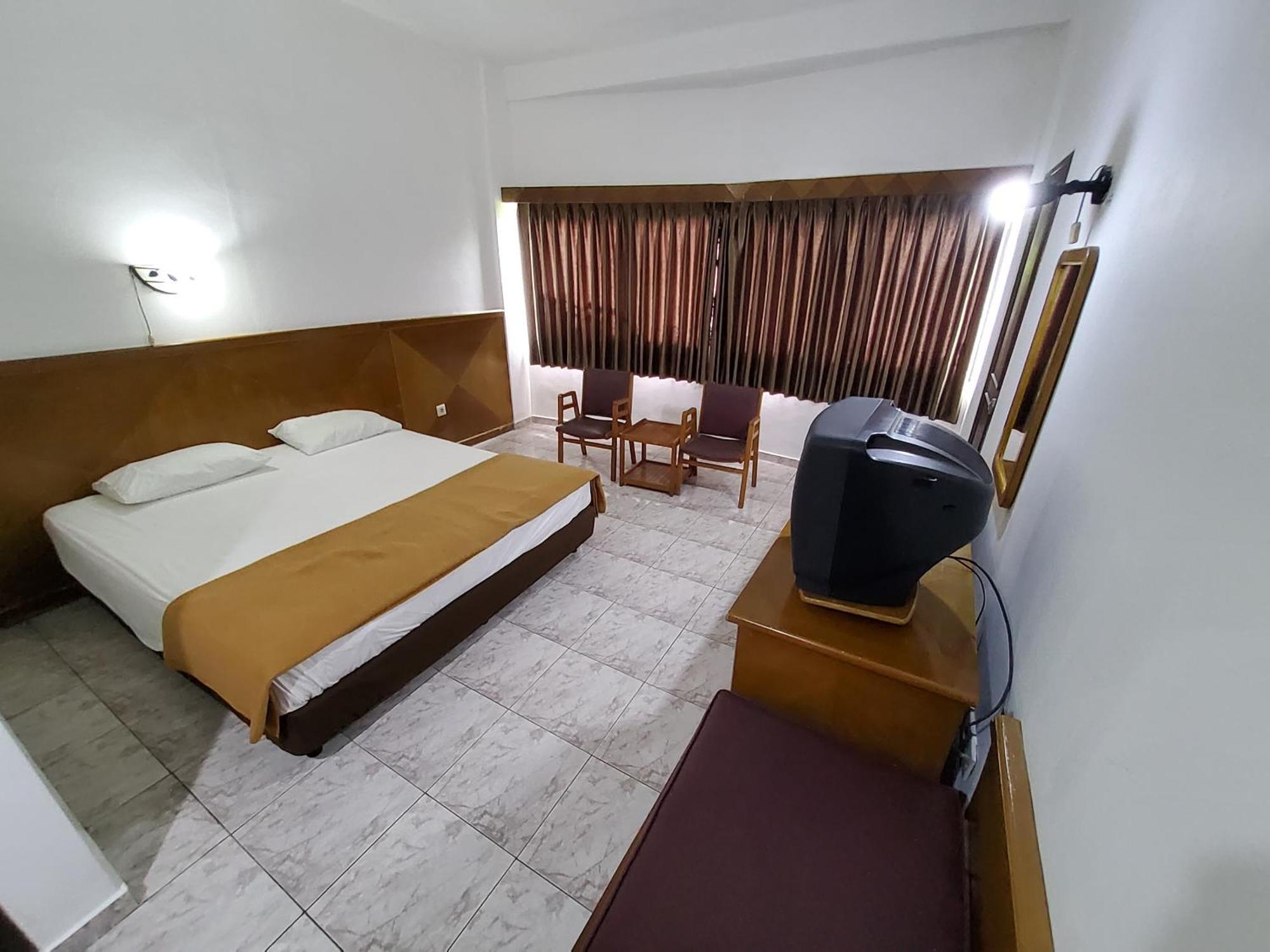 Hotel Kumala Samudra Cikakak Екстериор снимка