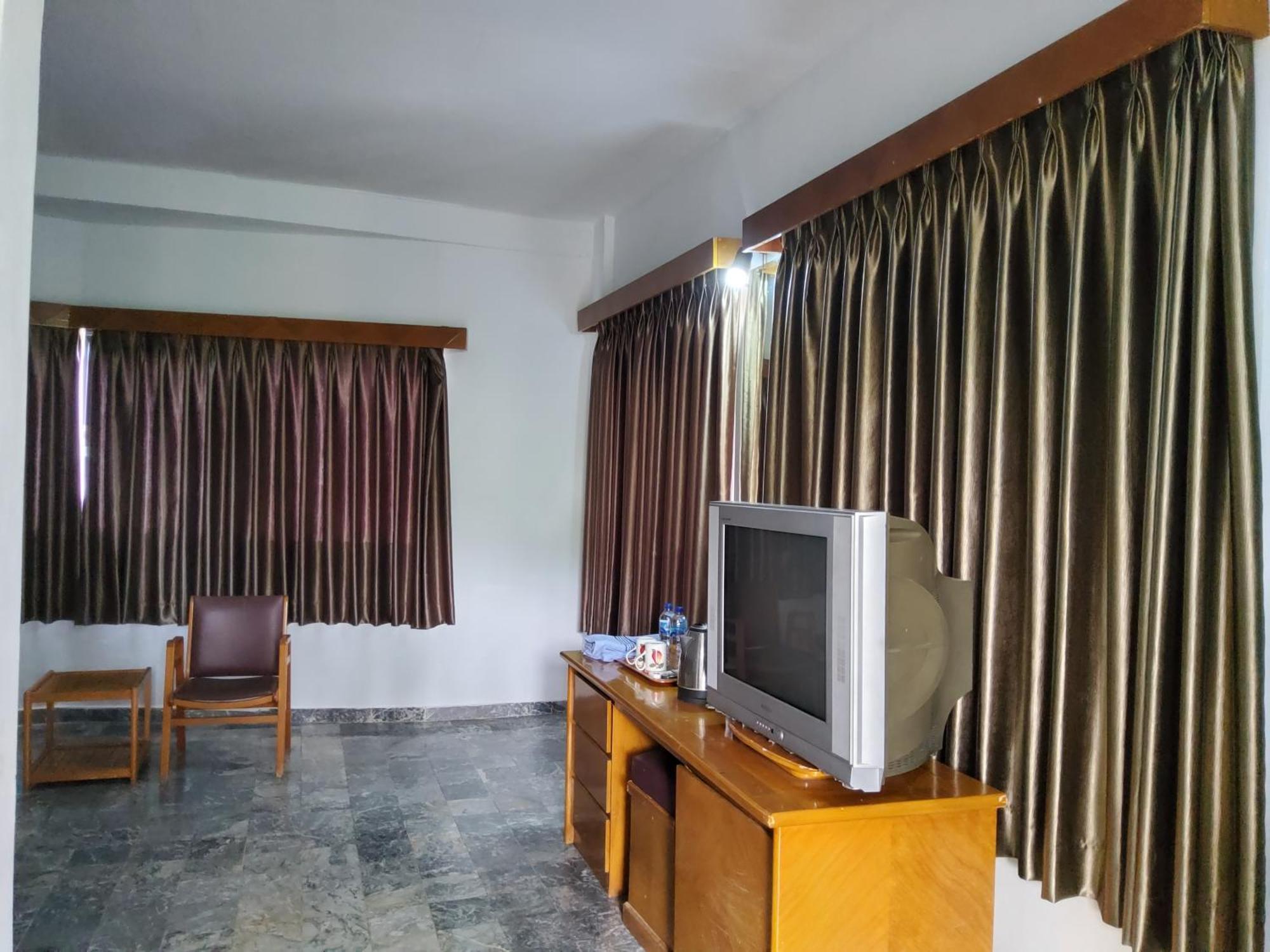 Hotel Kumala Samudra Cikakak Екстериор снимка
