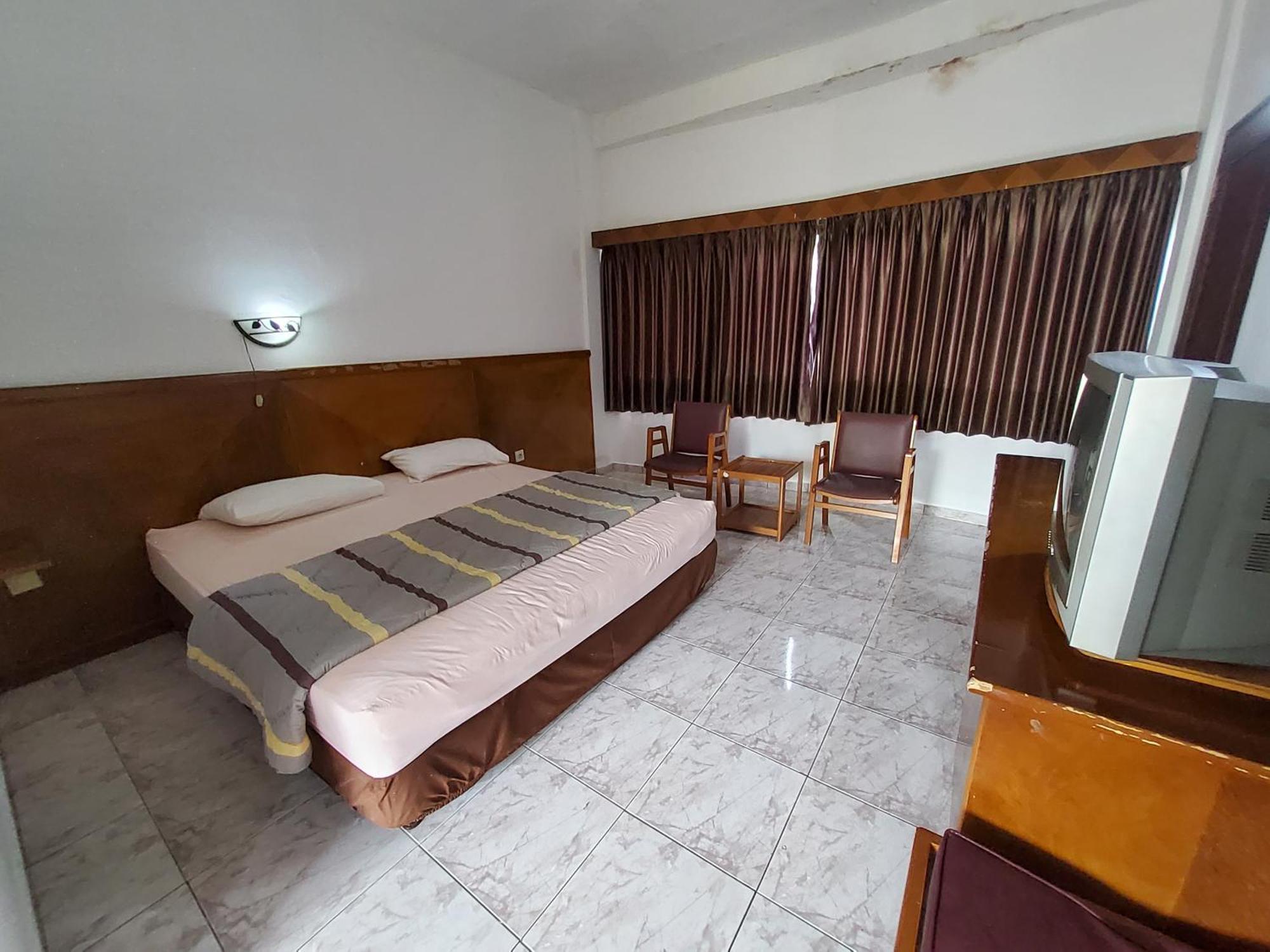 Hotel Kumala Samudra Cikakak Екстериор снимка